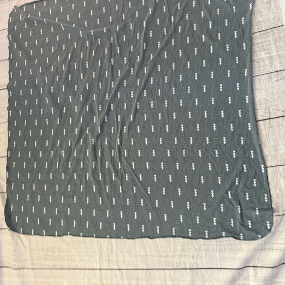 Copper Pearl blue gray arrow baby crib blanket 45 inches by 45.5 inches - Picture 2 of 12